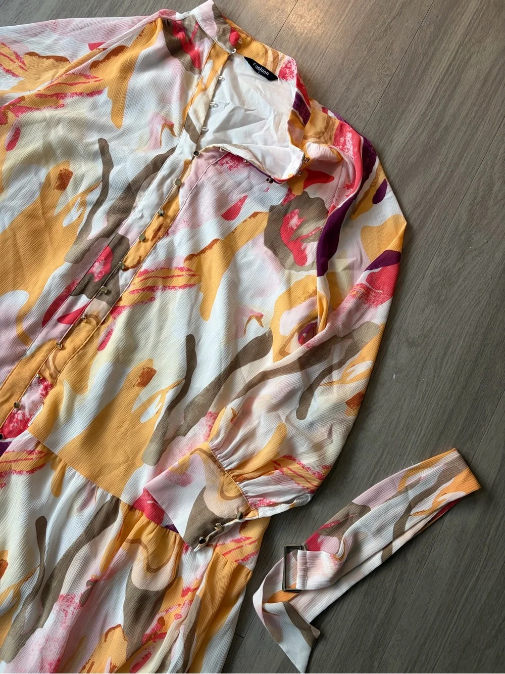 Flowy Abstract Print Button-Front Tunic Top in Multi-Color - Picture 2 of 4